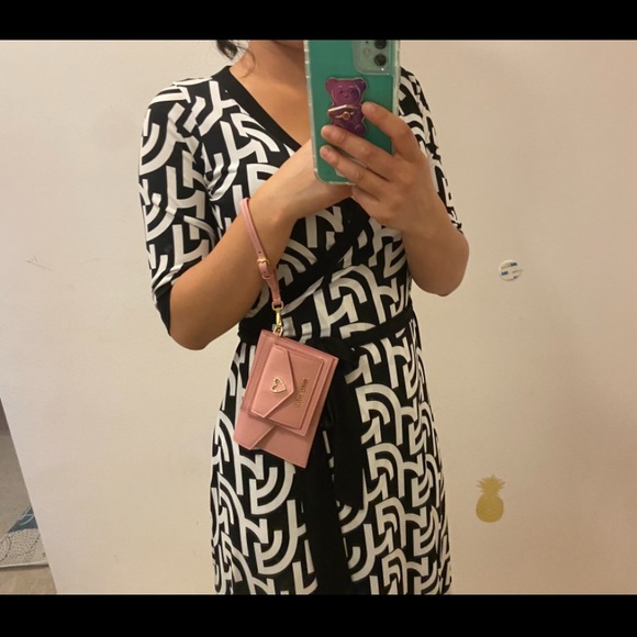 Miu Miu pink wristlet+ card case set - Picture 4 of 17